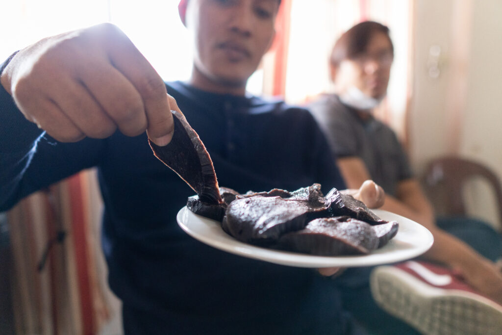 A tease to savor a slice of dodol: how can you refuse?